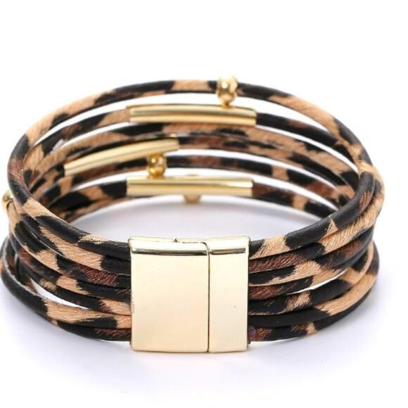 GALLANT & GRACE  Multilayer Leopard Print Wrap Bracelet - Picture 2 of 4